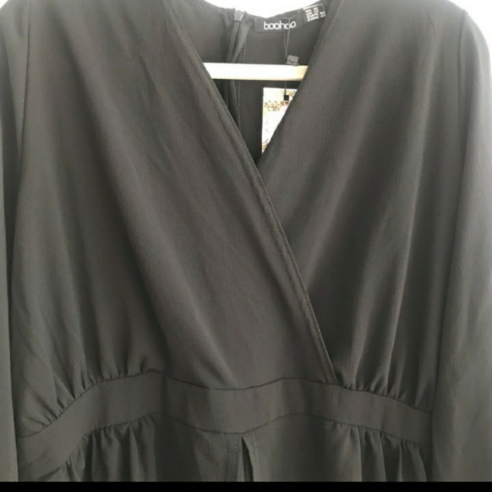 Brand new Romper so adorable fits amazing!! - Picture 3 of 6